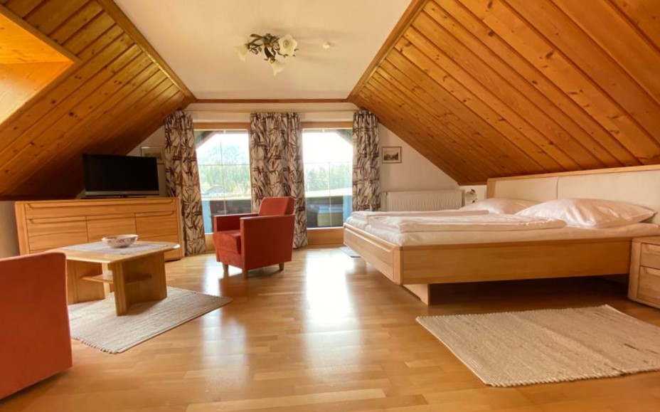 pension honenau room